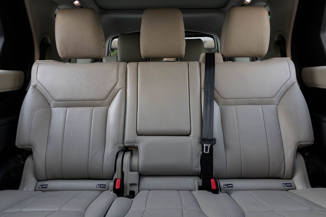 Land Rover Discovery | 2,056 P.M  | 0% Downpayment | Full Agency History | Side Step!