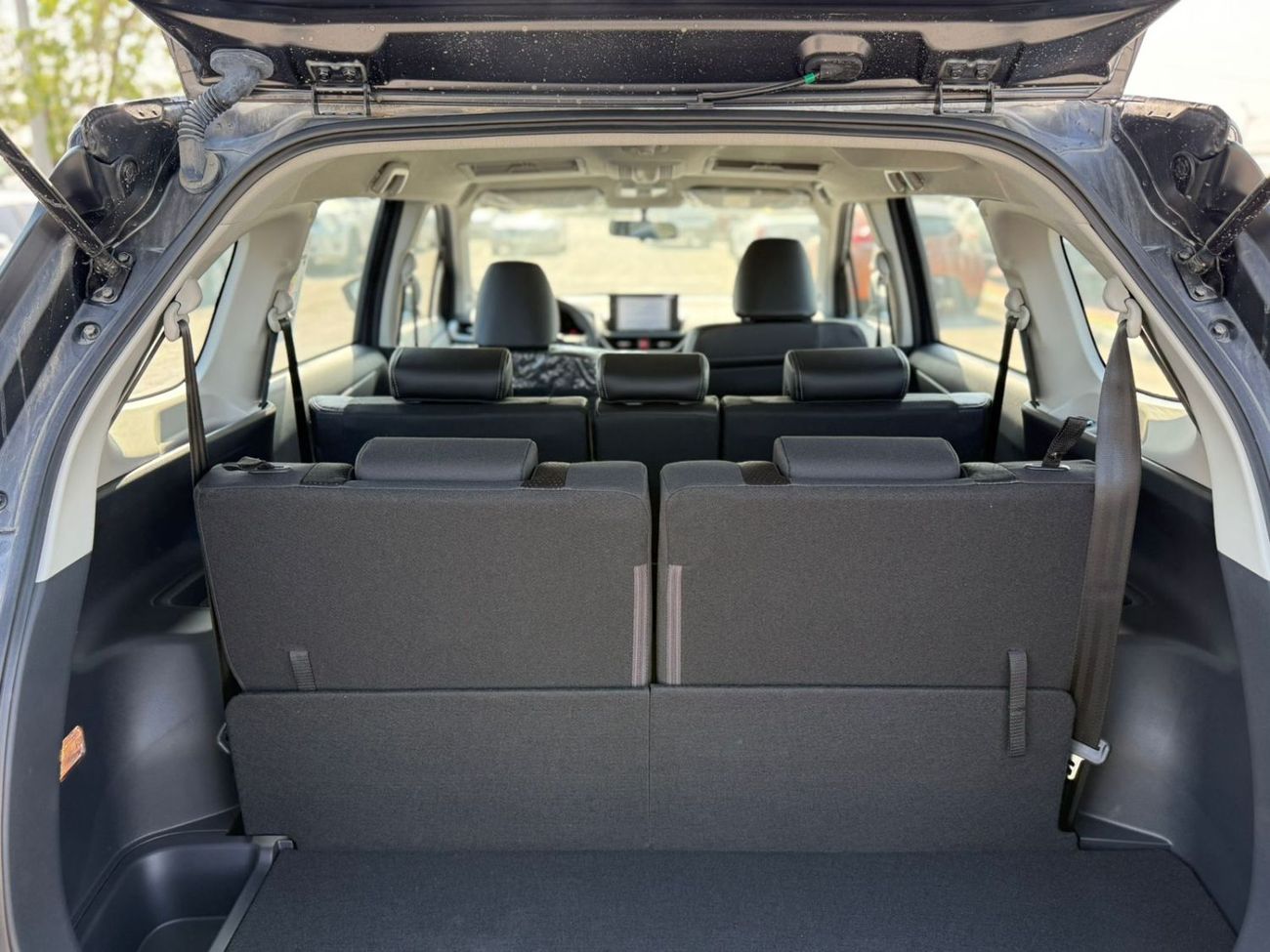 تويوتا فيلوز VELOZ - V Full Option 1.5L 4 Cylinders - 7 Seats 2025 Model