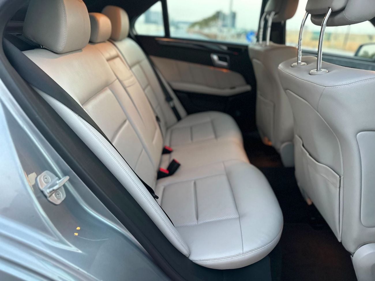 مرسيدس بنز E 350 4MATIC (NON GCC)