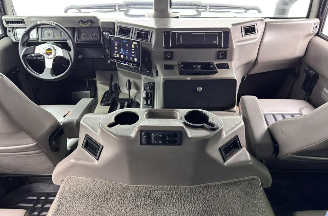 Hummer H1 2002 Hummer H1, Apple CarPlay, Android Auto, Excellent Condition, American Specs