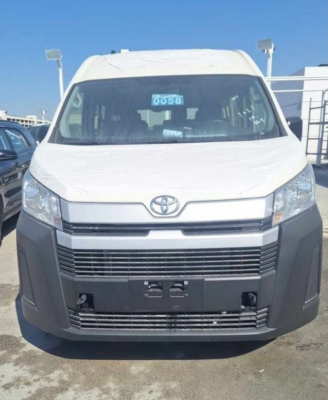 تويوتا هاياس 3.5 L , 13 seats , manual