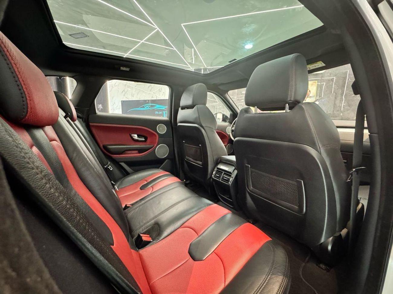 لاند روفر رانج روفر إيفوك Dynamic Plus 2.0L (5 Door) BEST RANGE ROVER EVOQUE || GCC || TOP RANGE || FREE ACCIDENTS || PANORAMI