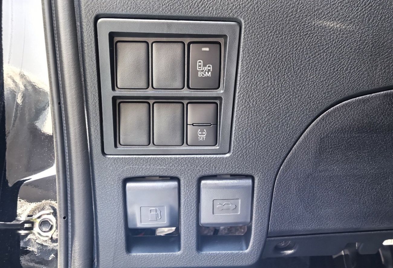 Toyota Hilux 2025 TOYOTA HILUX 2.7L PETROL 4x4 AUTOMATIC TRANSMISSION