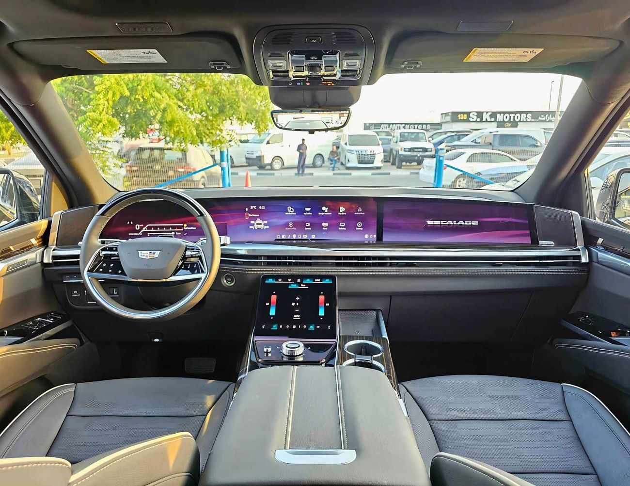 Cadillac Escalade PREMIUM LUXURY / 6.2L V8 / 4WD / FULL OPTION (CODE # 69098)