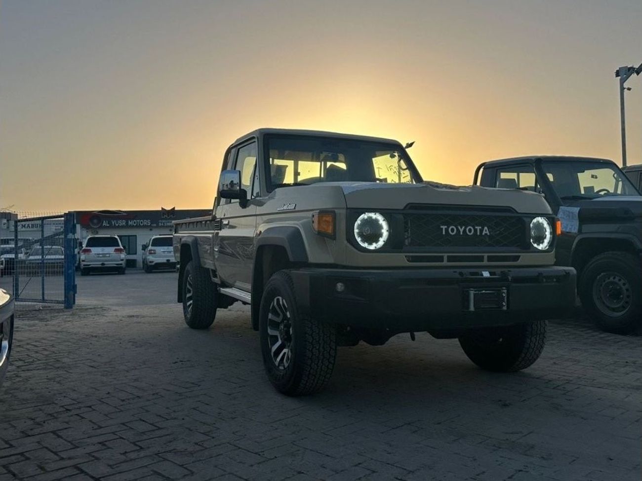 Toyota Land Cruiser Pick Up 4.0L Double Tank