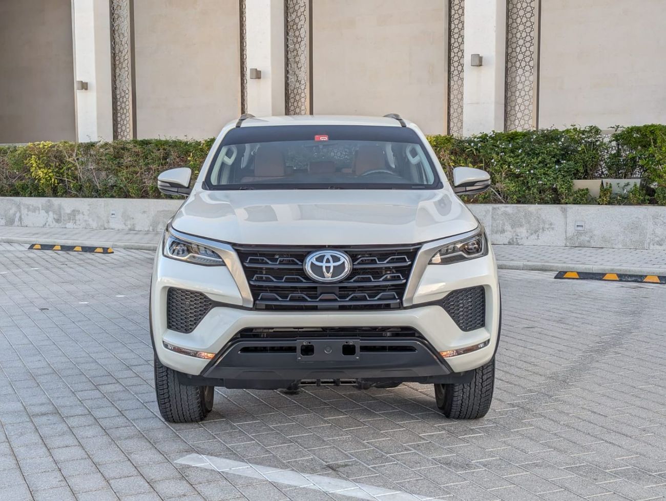 Toyota Fortuner Toyota Fortuner 2022 white colour ,brown colour interior, Gcc specs