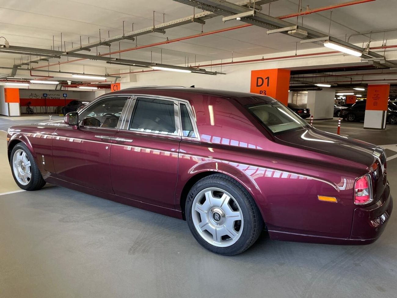 رولز رويس فانتوم Phantom Sedan 4-Door