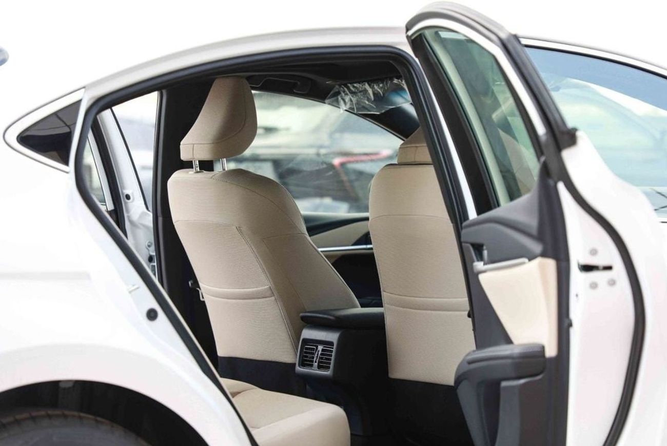 Toyota Camry 2025 TOYOTA CAMRY LE 2.5 - PLATINUM WHITE PEARL inside BEIGE | Export Only