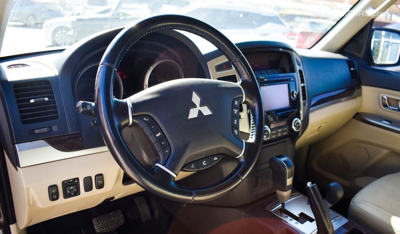 Mitsubishi Pajero VXR