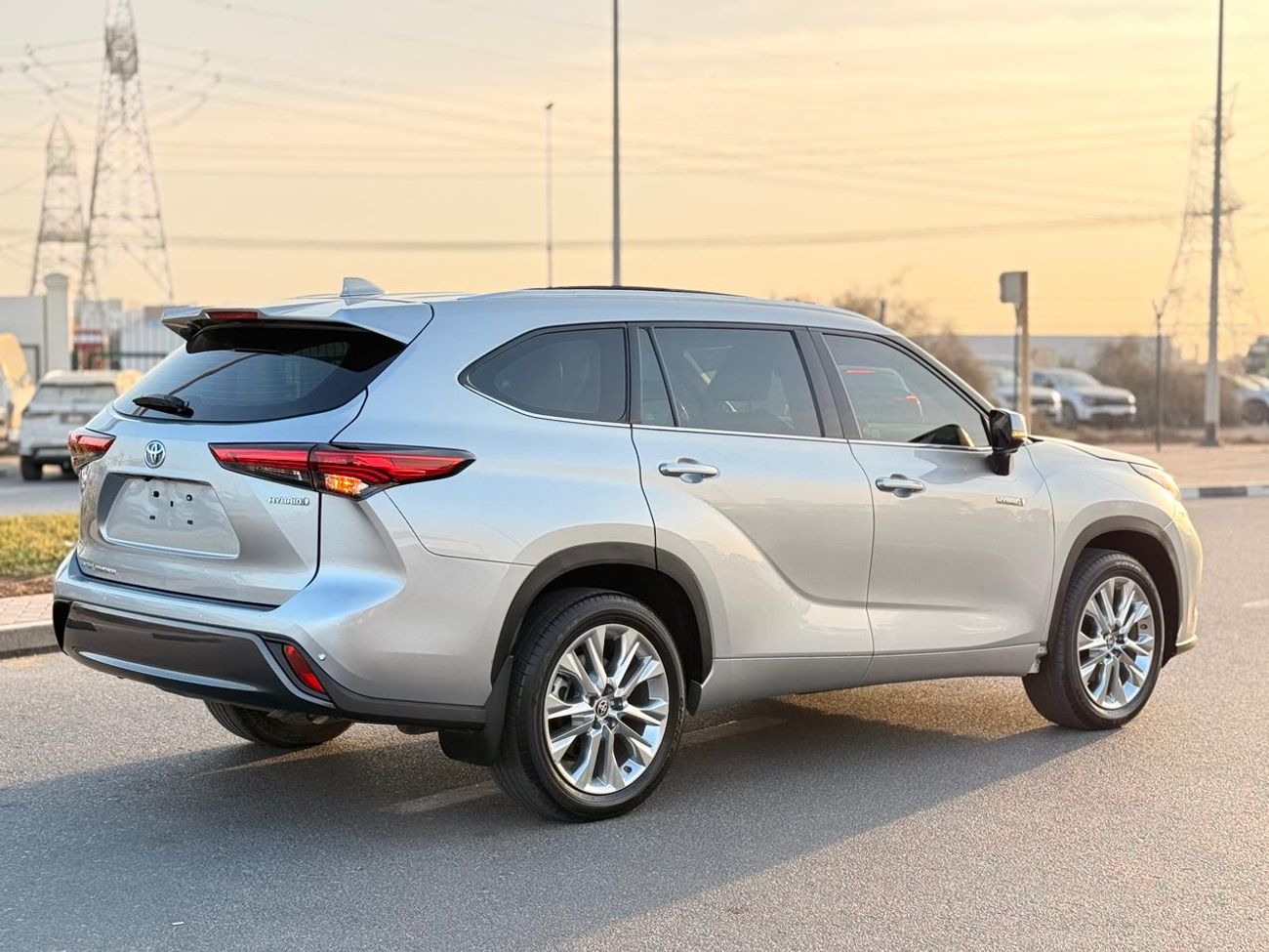 تويوتا تاندرا Platinum Hybrid 2024