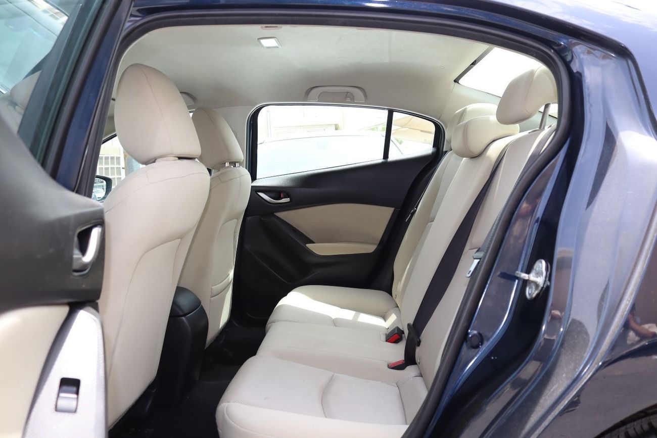 مازدا 3 لاكجري بلس خالية من الحوادث - خليجي - صبغة وكالة - رقم 2 - بحالة الوكالة من الداخل والخارج