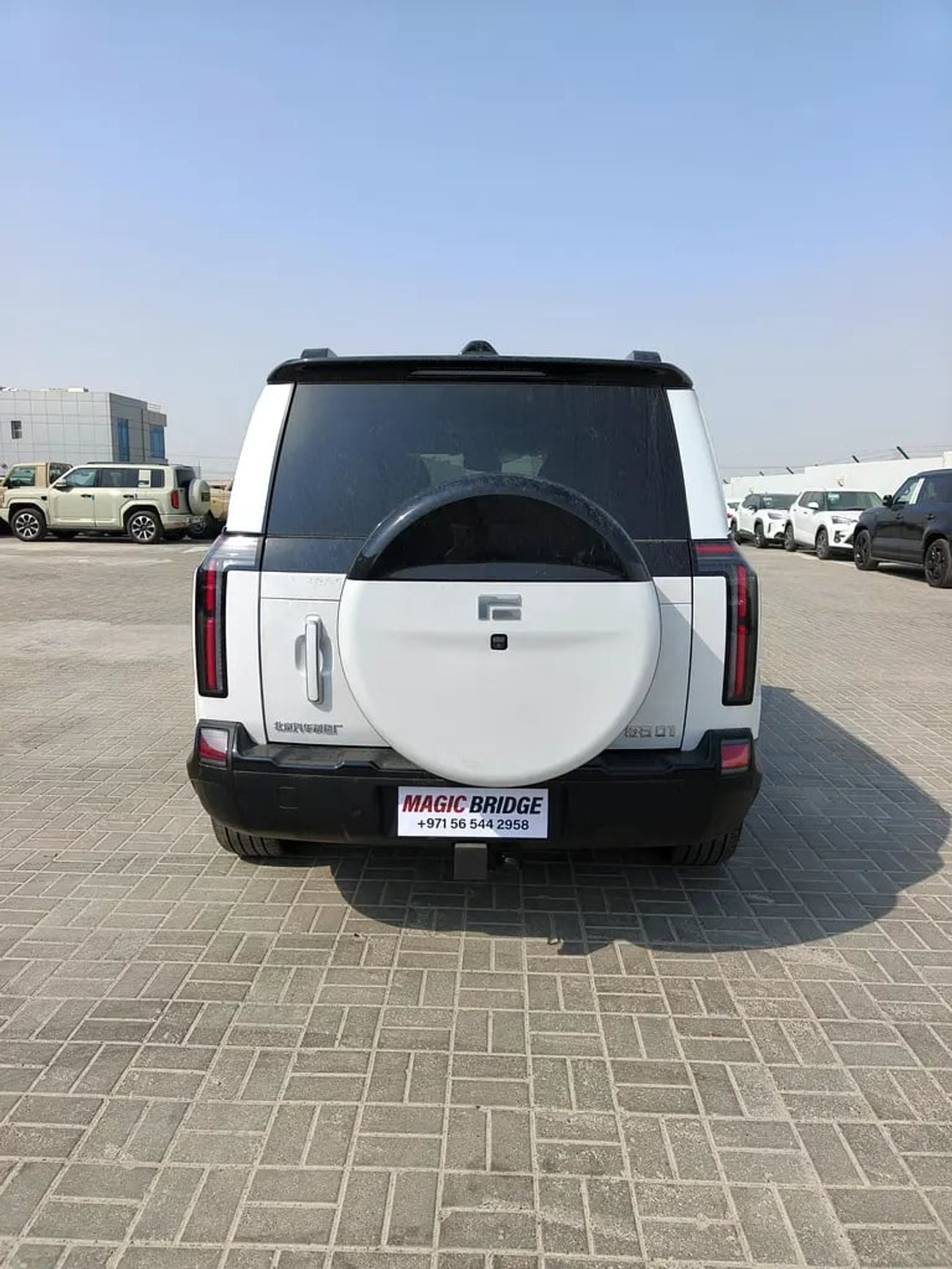 روكس 01 7-Seat Range-Extended SUV