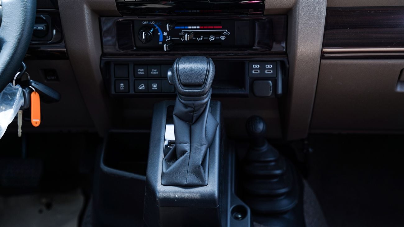 Toyota Land Cruiser 70