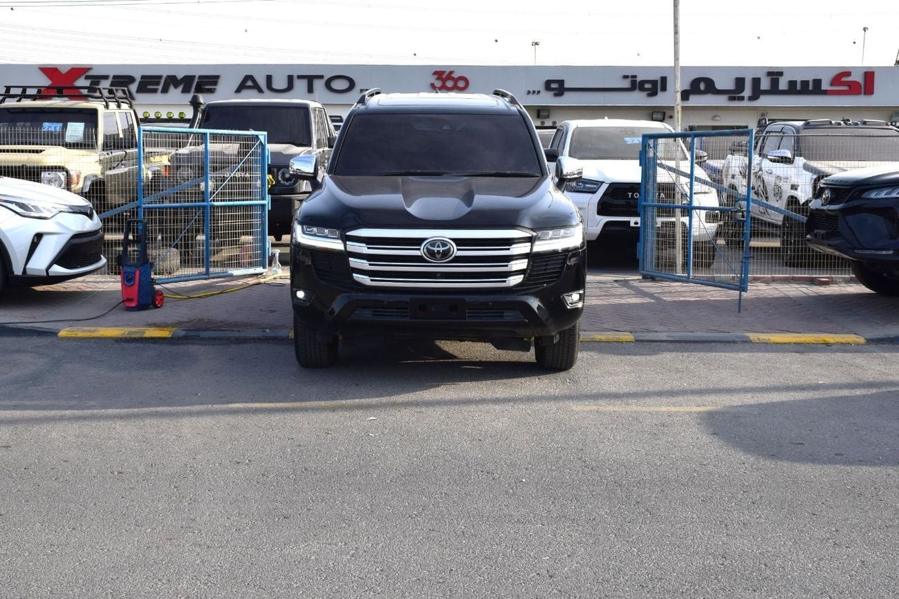 تويوتا لاند كروزر VXR VX 3.3L 6 Cylinder Diesel 4x4 (Right Hand Drive)