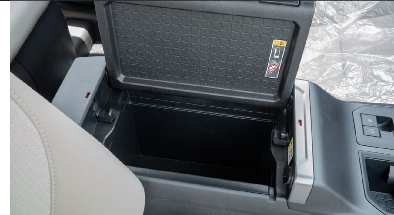 Toyota RAV4 XLE HEV Toyota RAV4 XLE 2.5L Hybrid 2026