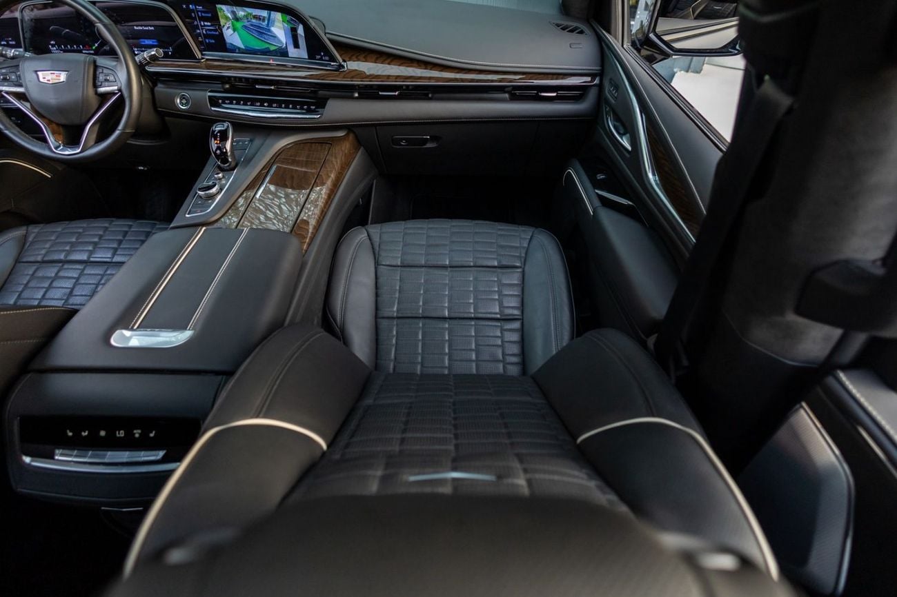 Cadillac Escalade Sport Platinum 6.2L 4WD Cadillac Escalade 2024 Japanese Specs | Warranty | Service Contract