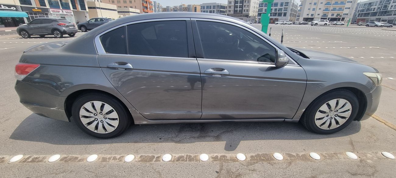 هوندا أكورد Lx