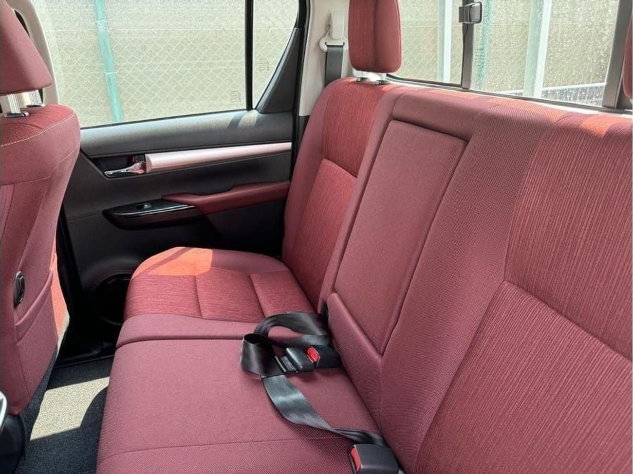 تويوتا هيلوكس Toyota Hilux 2.7L Petrol AT Full Option With Bush Start MY2025