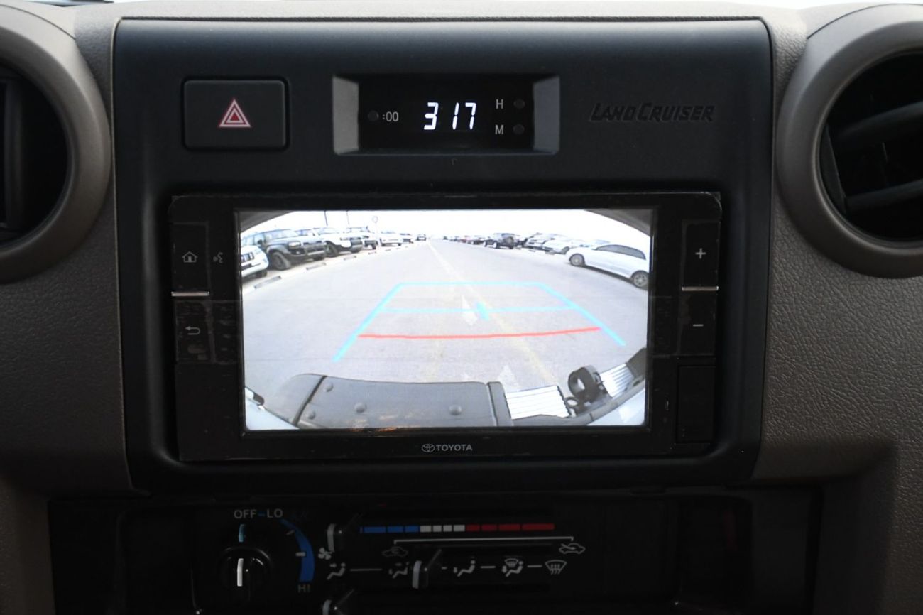 تويوتا لاند كروزر 70 GDJ76 2.8L TDSL - E AT 40th Anniversary Package 2025YM