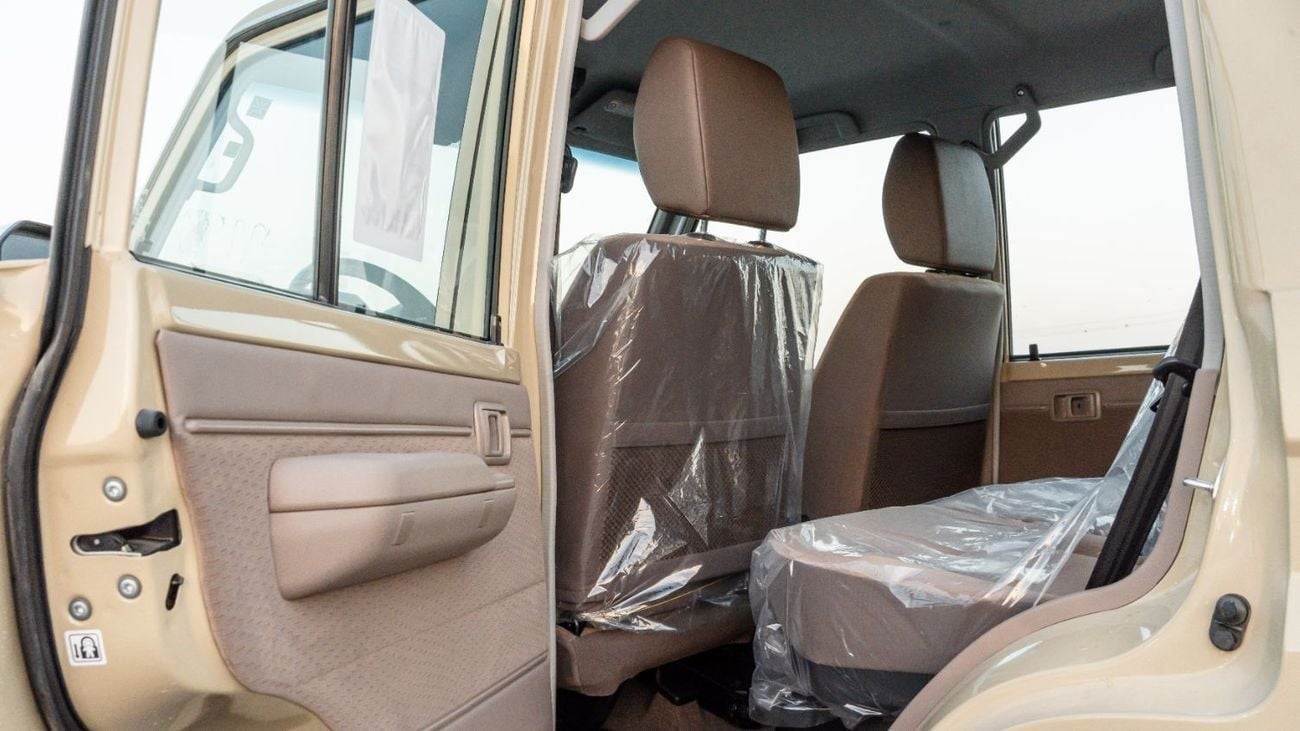 تويوتا لاند كروزر 70 HT VXR 2026 Toyota Land Cruiser LC76 4.0L AT Petrol (Beige-Brown) Basic