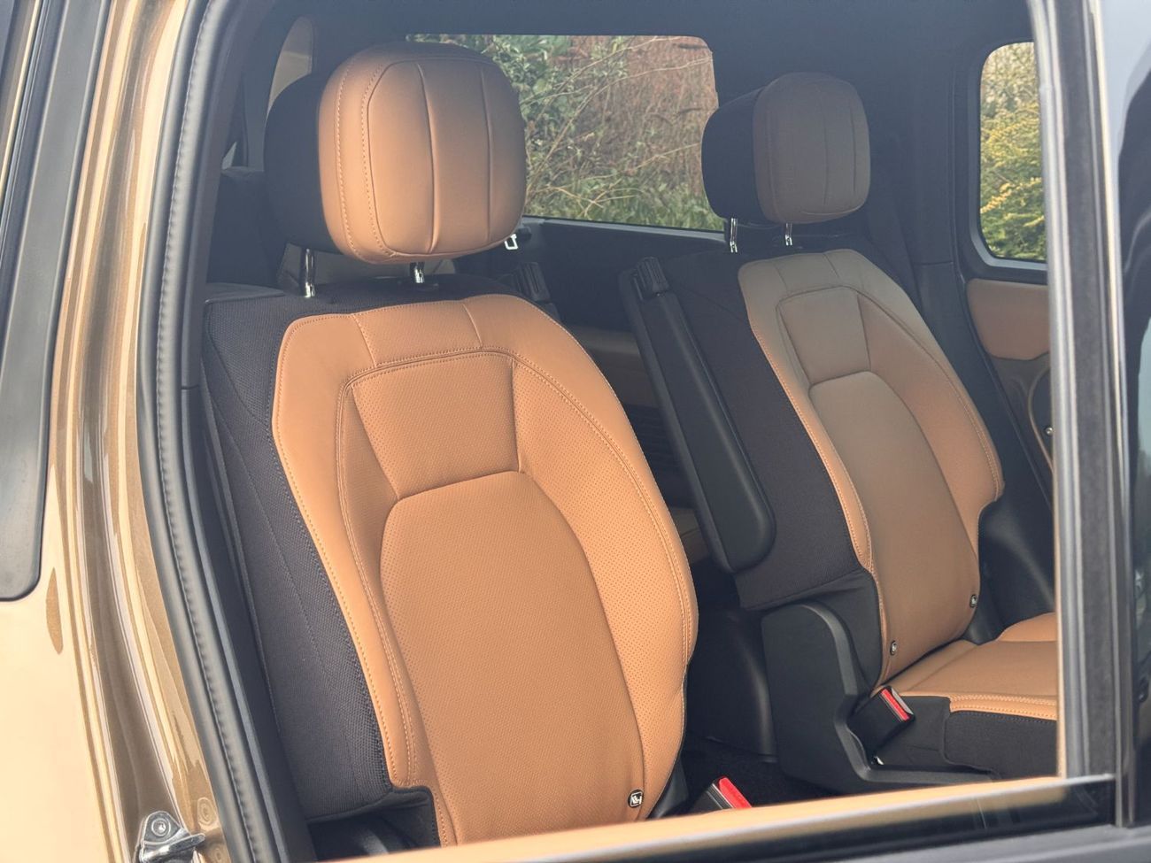 Land Rover Defender 130 D350 Diesel Mild Hybrid X-Dynamic HSE RIGHT HAND DRIVE