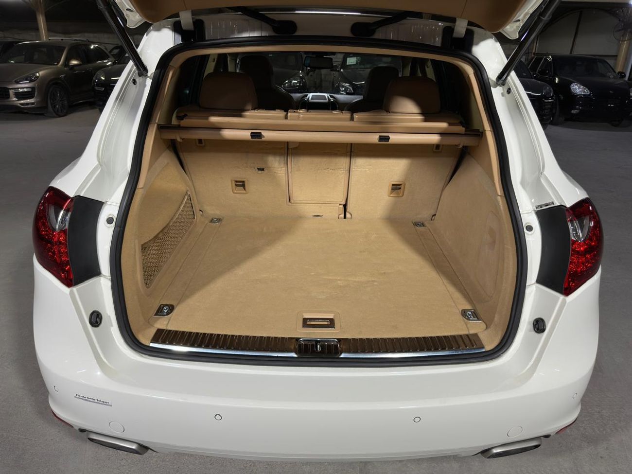 Porsche Cayenne S 4.8L PORSCHE CAYENNE S 2012 | 14-WAY ADAPTIVE SEATS | SUNROOF | PORSCHE SERVICE HISTORY