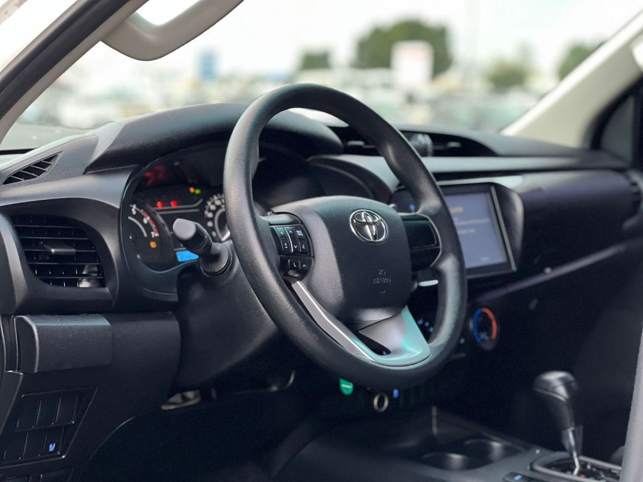 Toyota Hilux 2022 Toyota Hilux GL 2.7L V4 GCC - 4x4 AWD Original Paint - Patrol Automatic