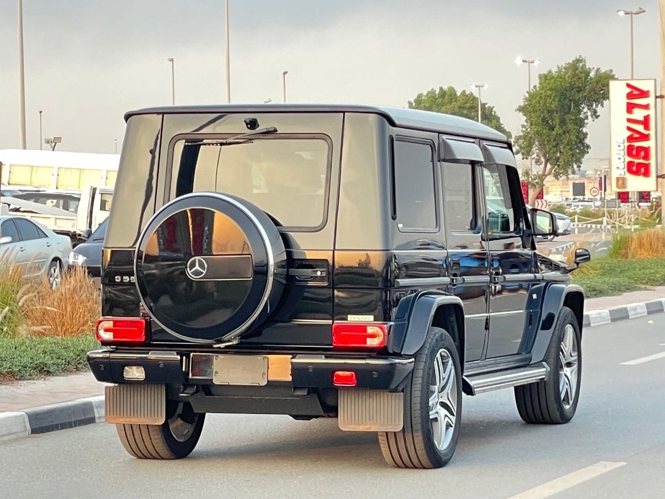 Mercedes Benz G550
