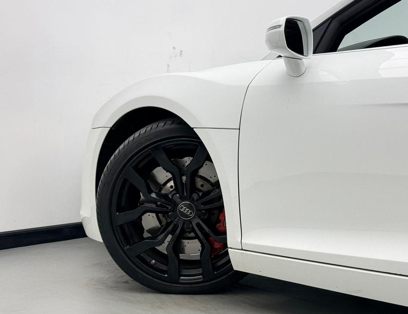 أودي R8 سبايدر FSI 2014 Audi R8 Spyder, Service History, Excellent Condition, GCC