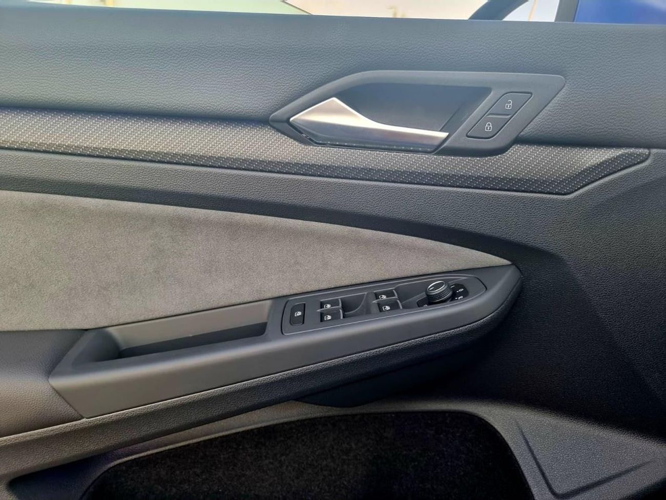 فولكس واجن جولف ار Base 2.0T GERMAN SPEC BRAND NEW