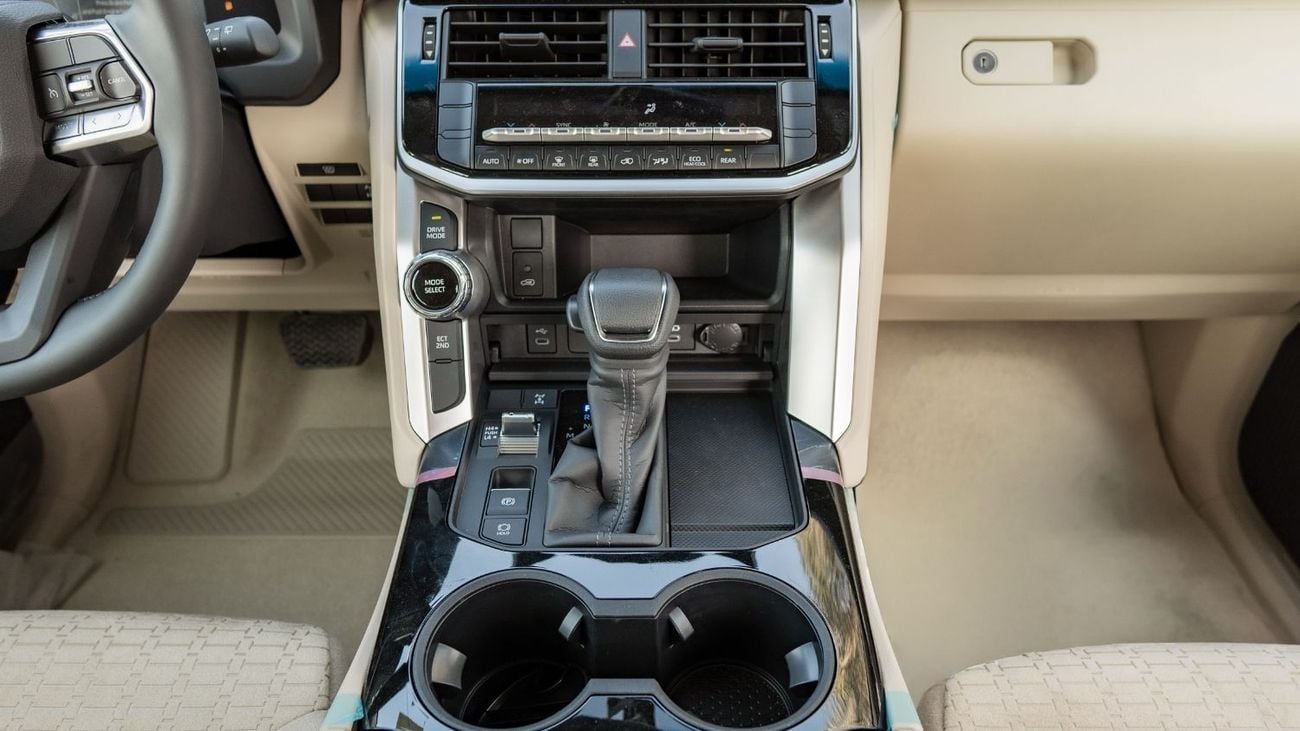 تويوتا لاند كروزر 2025 Toyota Land Cruiser GXR 3.5L AT Petrol (Basic)