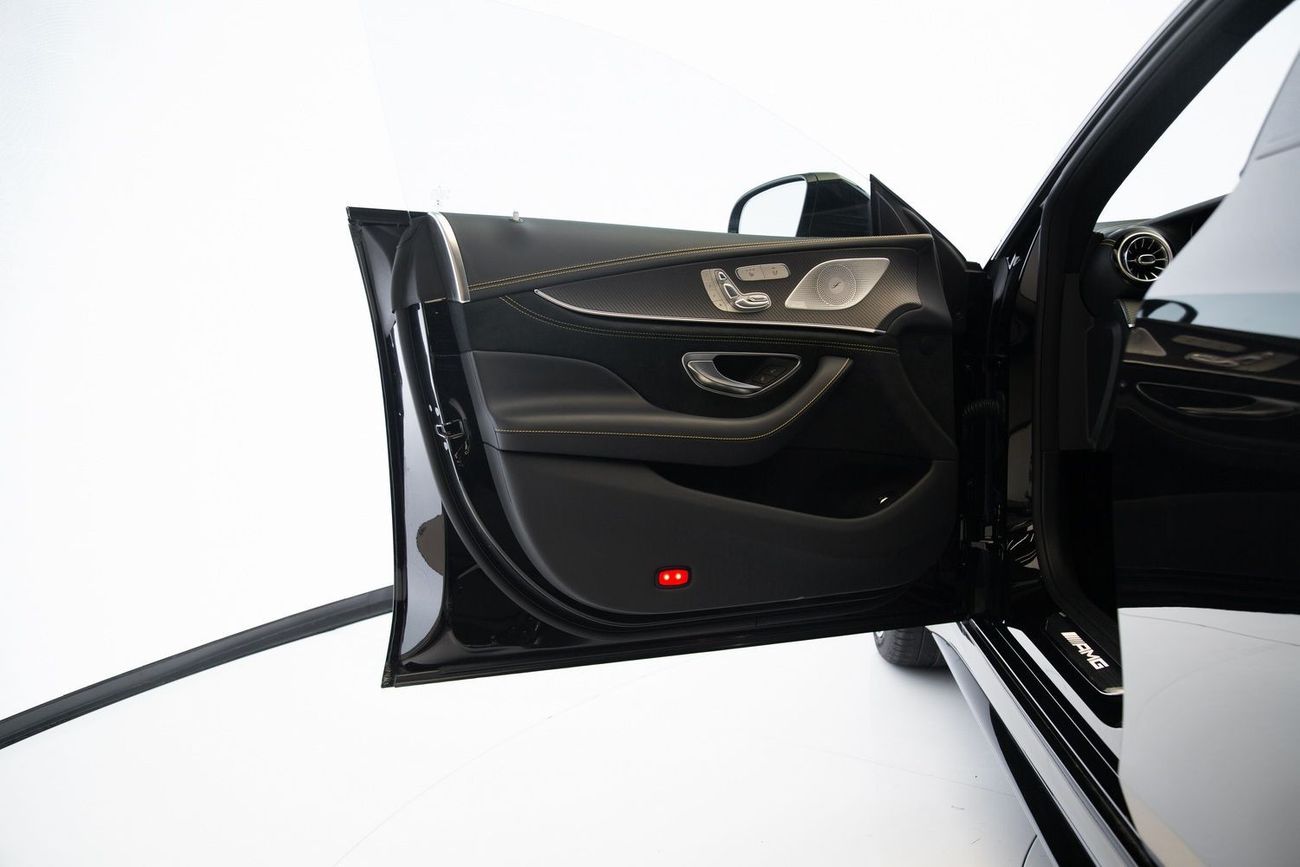 مرسيدس بنز أي أم جي جي تي 63 4MATIC+