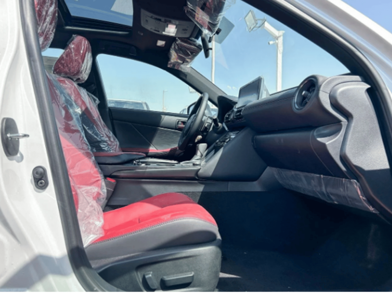 لكزس IS 300 ECTALM004 - 2025 Lexus IS300 Prime – 2.0L Petrol Auto – GCC – White with Dark Rose Interior