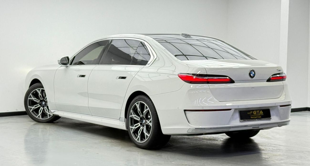 بي أم دبليو 735i *Brand New* 2025 BMW 735i Exclusive Pure, 2030 BMW Warranty + Service Pack, Delivery Kms, GCC