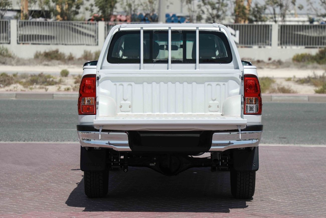 Toyota Hilux 2025 TOYOTA HILUX LOW 2.4 - PLATINUM WHITE PEARL inside BLACK | Export Only