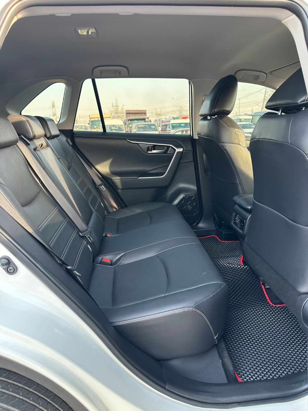 تويوتا راف ٤ premium Japan 360 camera Full Option