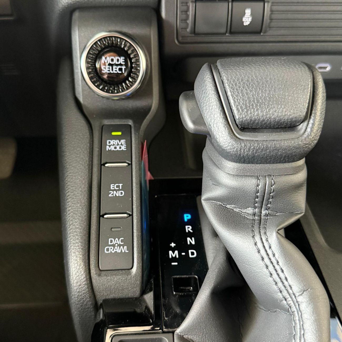 Toyota Prado 2.8 DIESEL SUNROOF **EXPORT ONLY**التصدير فقط خارج الخليج**