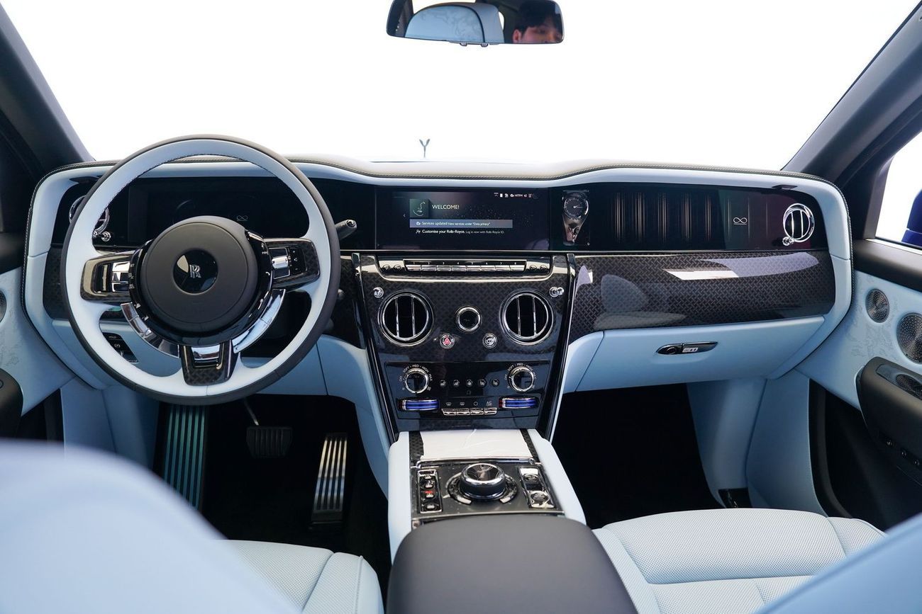 رولز رويس كولينان BLACK BADGE