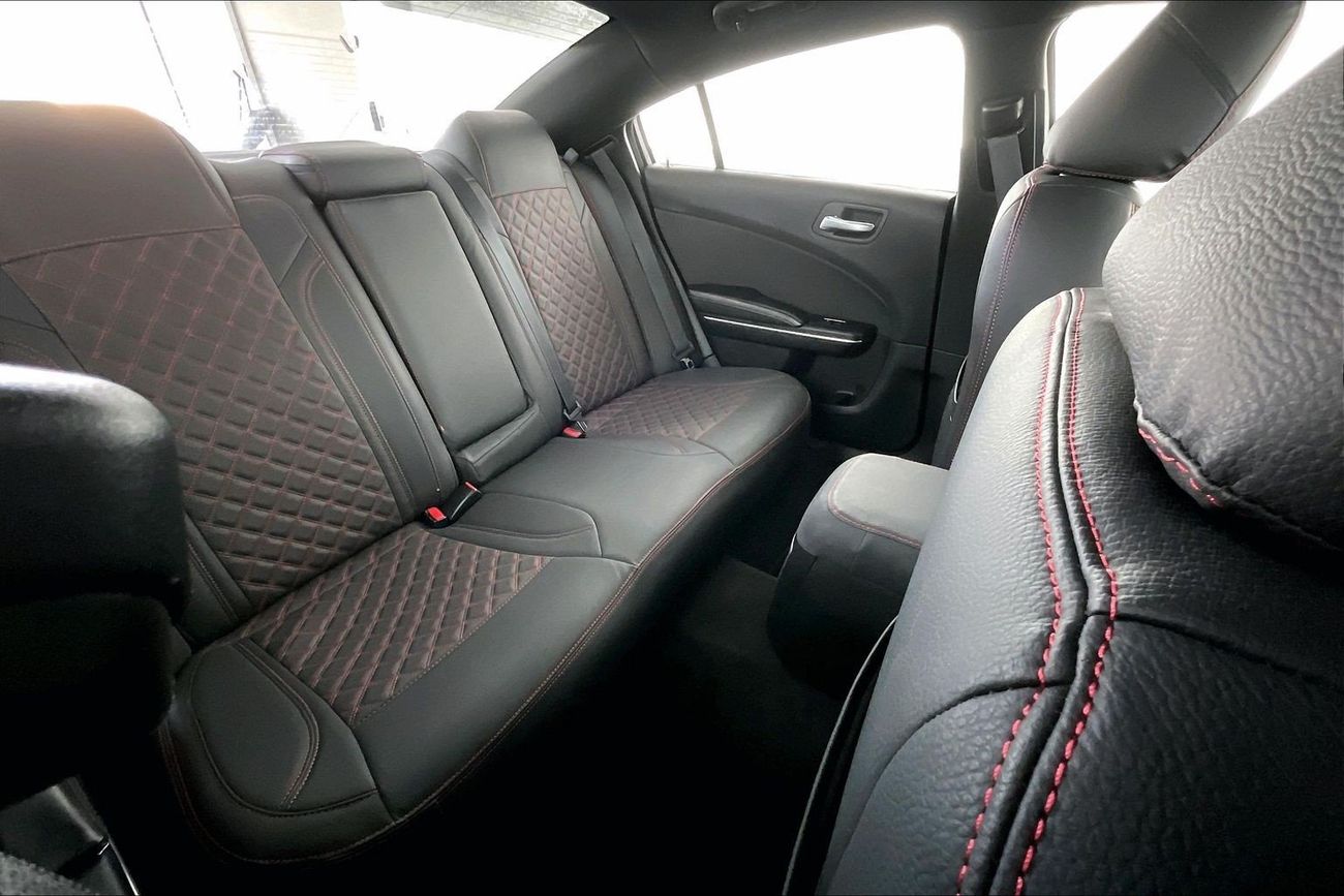 دودج تشارجر SXT / SE | National Day Celebration | شامل الضمان | 0 ﺪﻔﻋﺓ ﺃﻮﻟﻯ