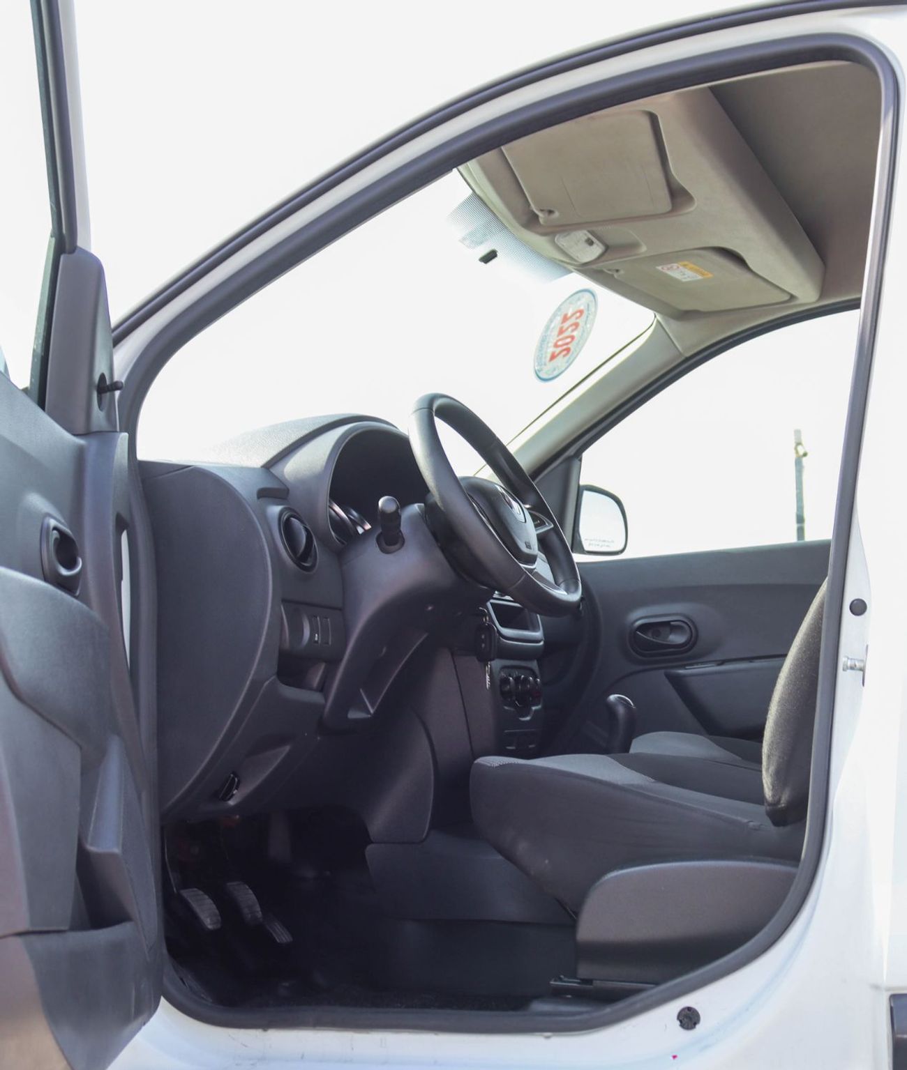 رينو دوكر Renault Dokker  2022 1.6L GCC accident free in excellent condition 478 P.M