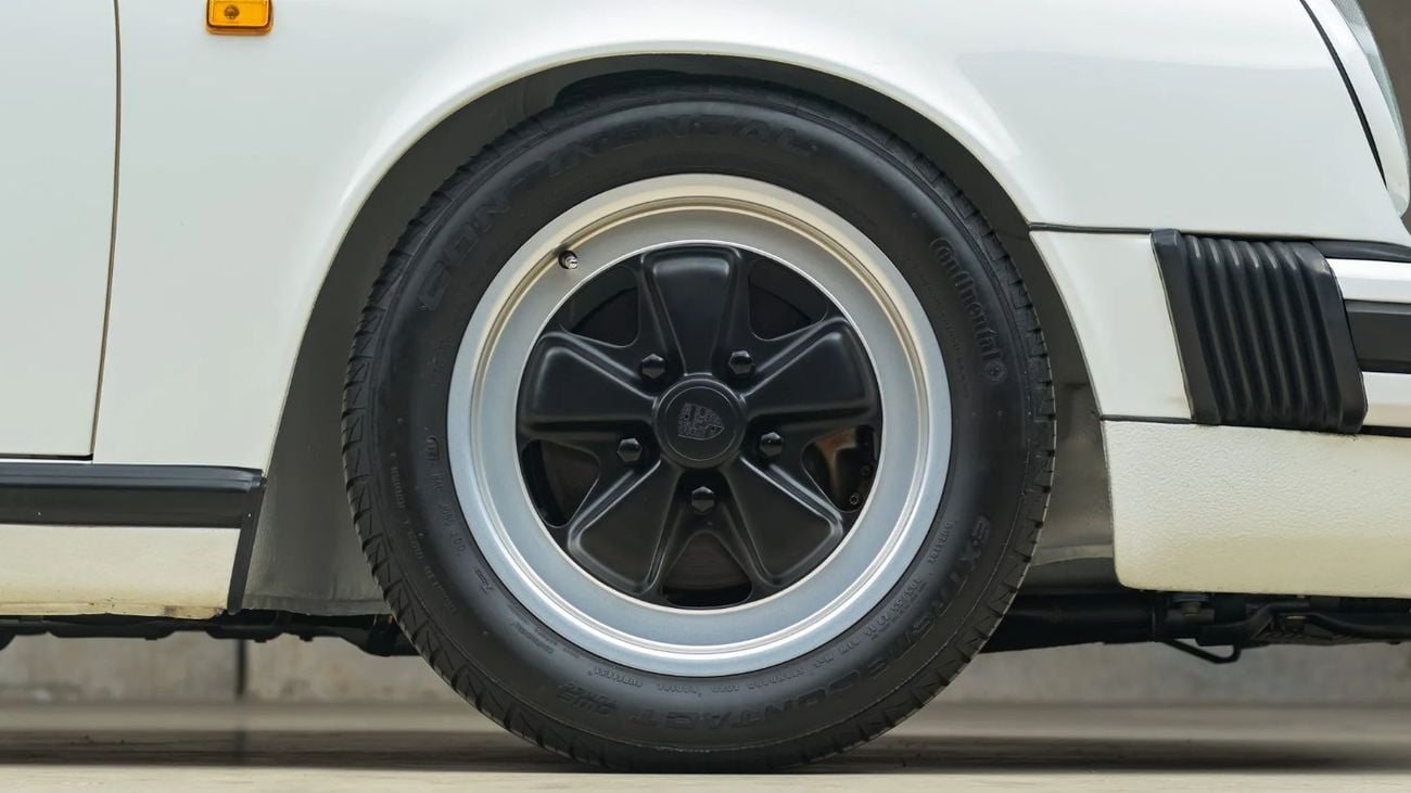 Porsche 911 Carrera Coupe G50