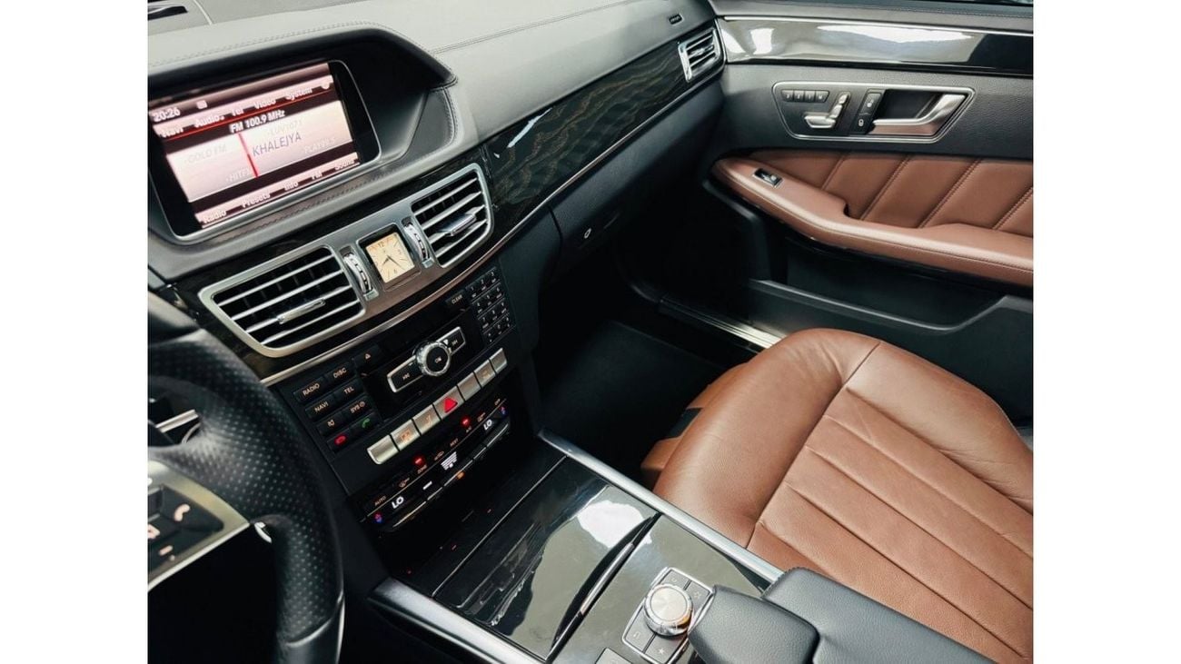 Mercedes-Benz E300 Elegance GCC .. AMG .. V6 .. Perfect Condition .. Panoramic
