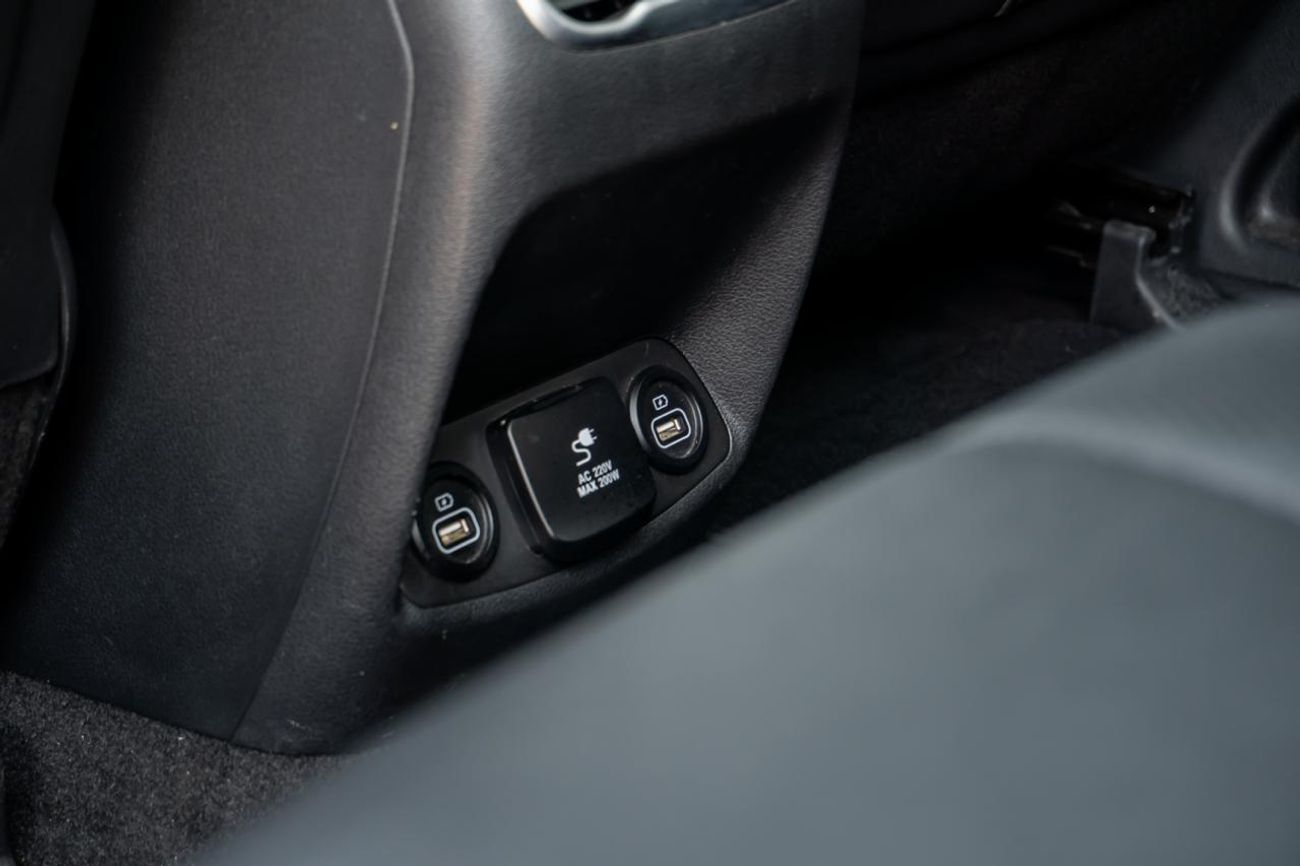 Hyundai Santa Fe hybrid