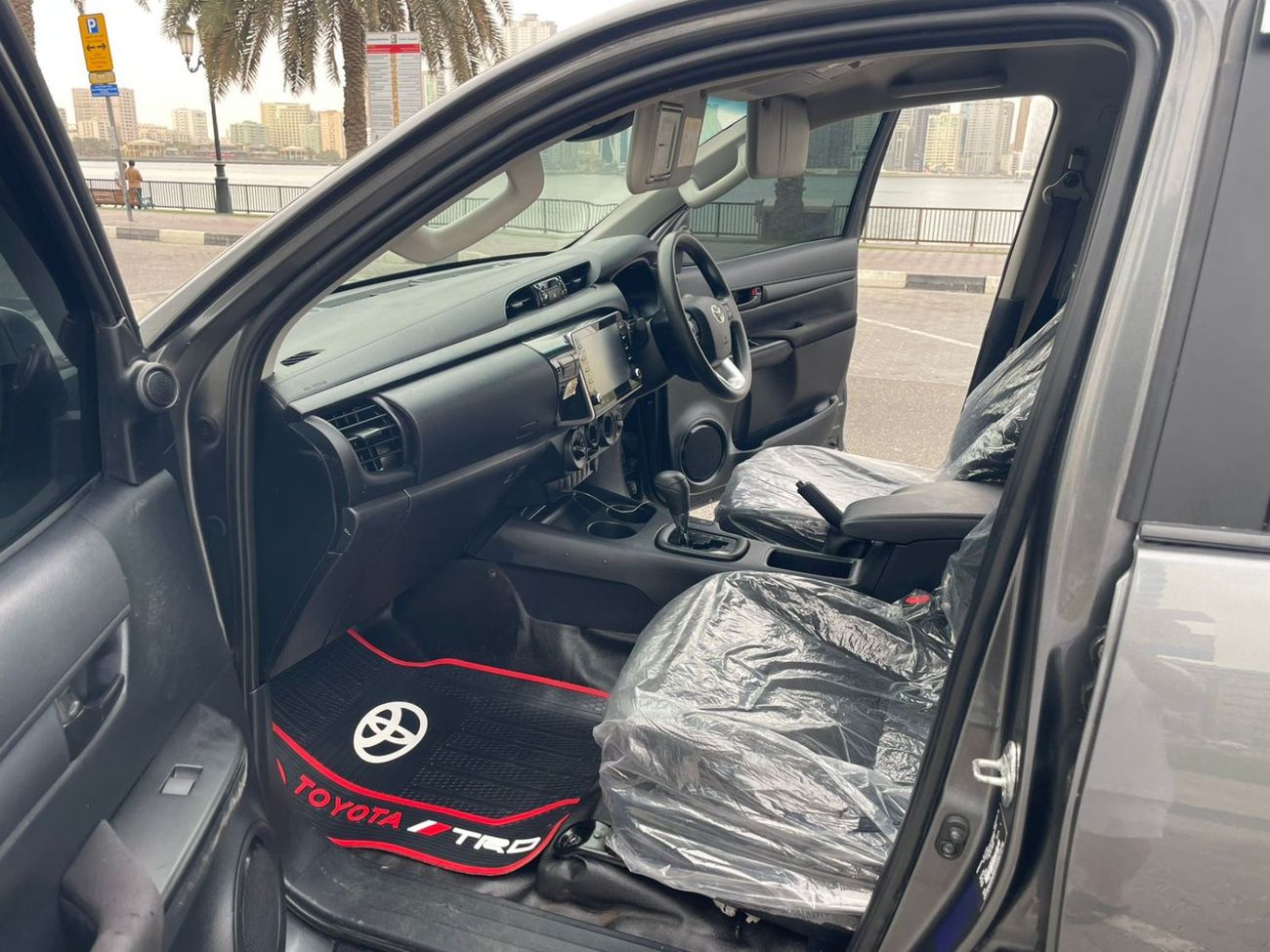 Toyota Hilux Toyota Hilux 2020Model Diesel engine 2.8L colour Grey Transmission Automatic Interior Black 5seater 