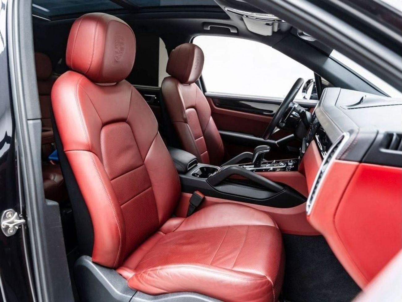 Porsche Cayenne Std 3.0L (335 HP) 2019 Porsche Cayenne, 1 Year Comprehensive Warranty, Full Service History, Low KMs