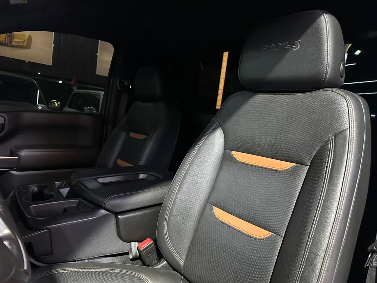 جي أم سي سييرا 1500 REG/CAB AT4 LS