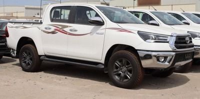 Toyota Hilux 2.7 Petrol full option model 2025