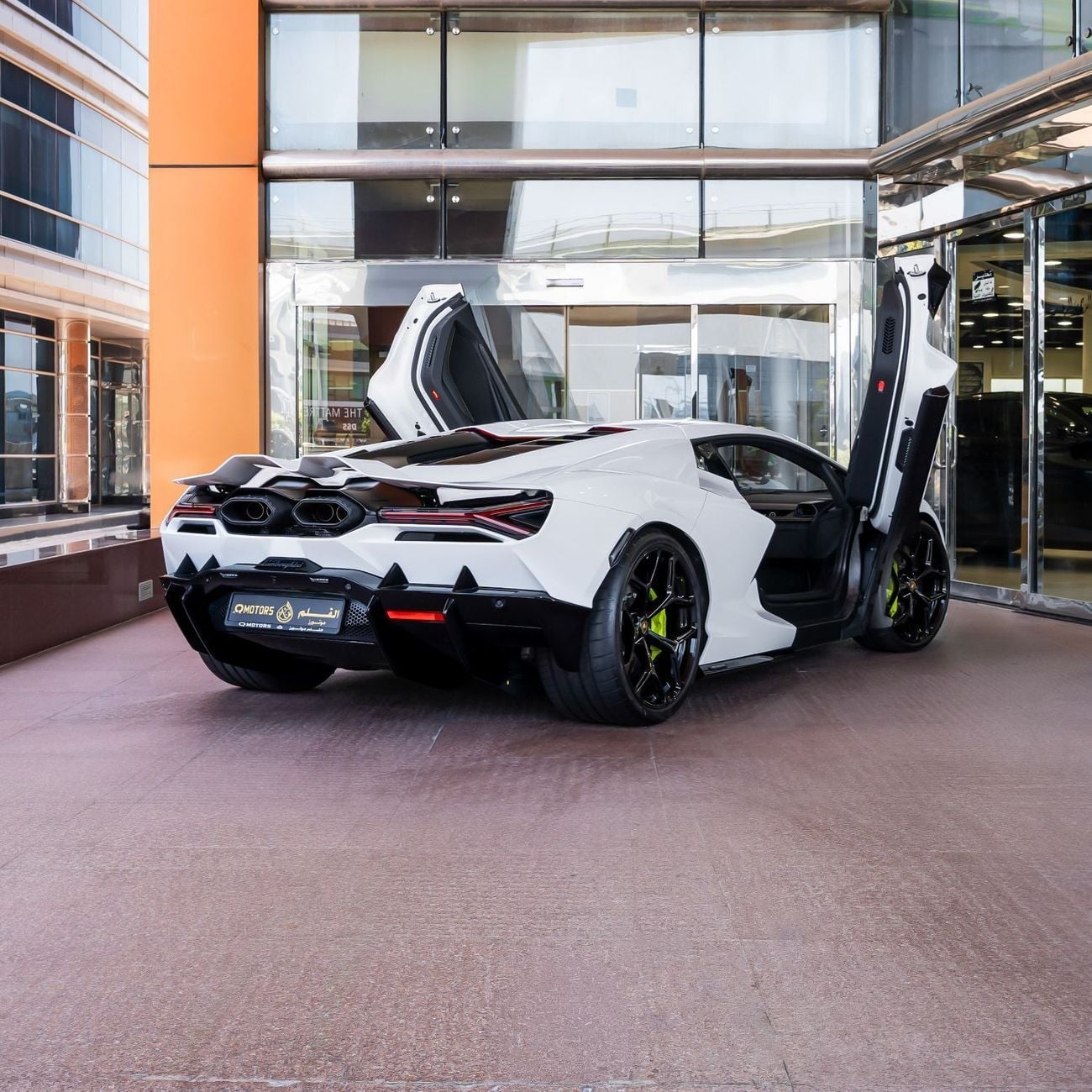 لامبورغيني ريفويلتو 2024 LAMBORGHINI REVUELTO BRAND NEW ( FREE SERVICE CONTRACT )