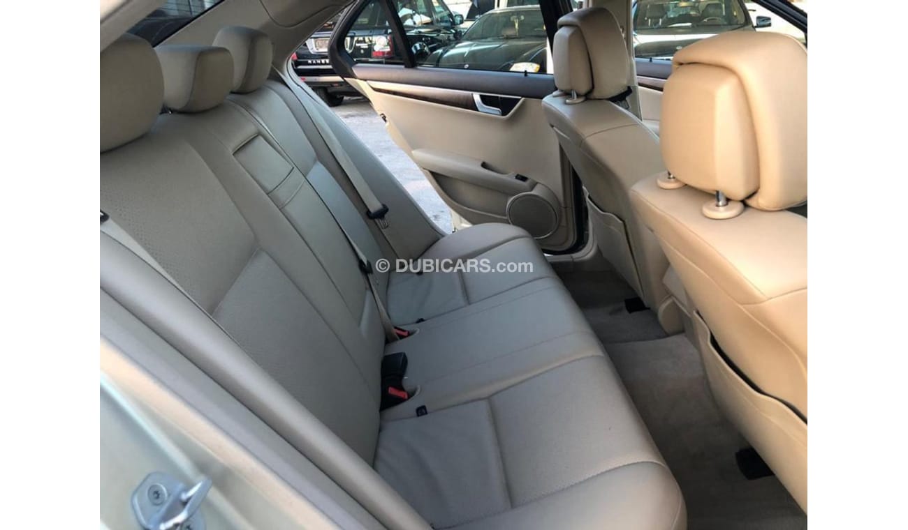 Mercedes-Benz C 250 Mercedes benz C250 model 2012 GCC car prefect condition full option sun roof leather seats back came
