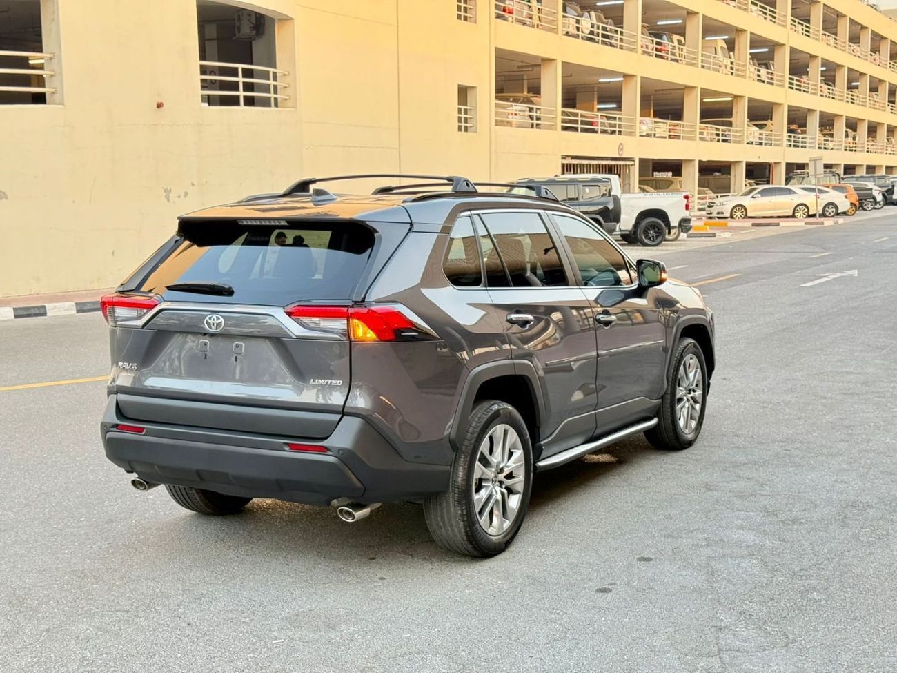 تويوتا راف ٤ TOYOTA RAV4 LIMITED | BIG SCREEN WITH NEW SPEED METAR | FULL OPTION